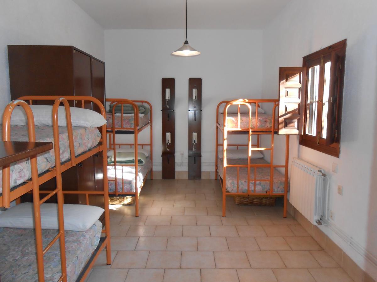 Albergue Turistico Valle Del Ambroz Hervas Exterior photo